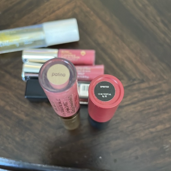 9 lipsticks and lip oil bundle - Picture 4 of 5